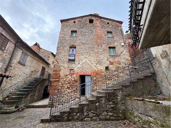 Casa con 6 locali in vendita in Gioiello, Monte Santa Maria Tiberina