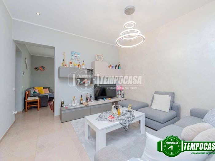 Appartamento trilocale in vendita in Via Broni, Infrangibile, Piacenza
