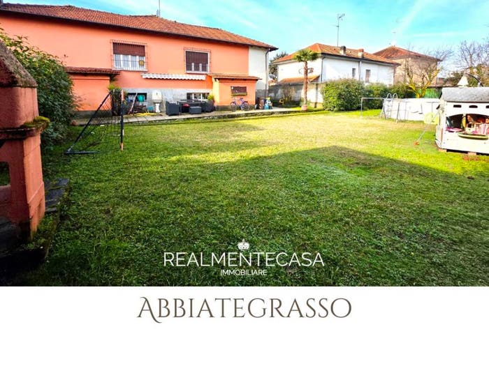 Casa con 5 locali in vendita in Via Giosuè Carducci, Abbiategrasso