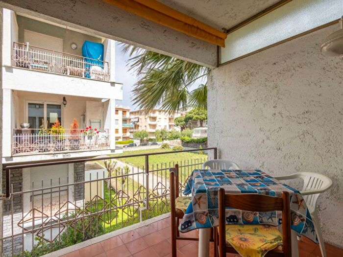 Appartamento trilocale in vendita in Centro, Bordighera