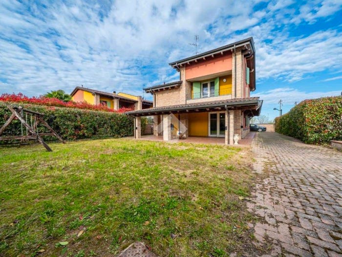 Casa con 5 locali in vendita in Via Papa Giovanni XXIII, Barco, Bibbiano