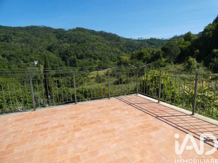 Casa con 6 locali in vendita in Via Niccolò Paganini, Centro, Carro