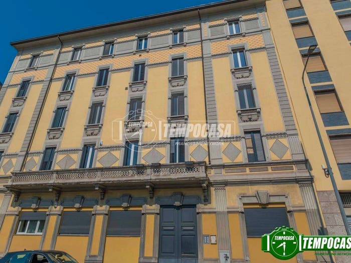 Appartamento quadrilocale in vendita in Via VALASSINA, Dergano, Milano