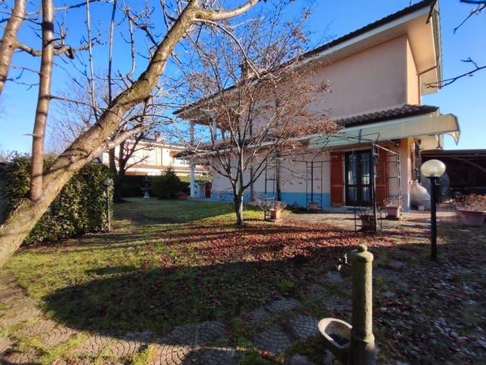 Casa con 5 locali in vendita in Sant'isidoro, Carugo