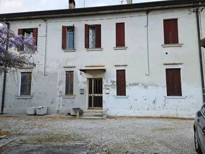 Appartamento trilocale in vendita in Via Roma, Godega di Sant'Urbano