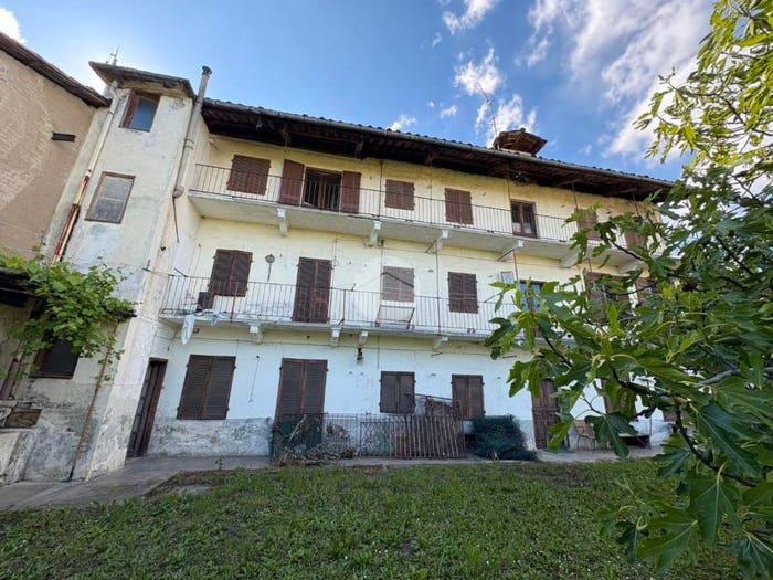 Casa con 6 locali in vendita in Cascina Trione, Centro, Cuorgnè