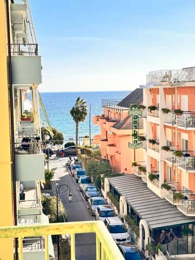 Appartamento trilocale in vendita in Via Torino, Laigueglia