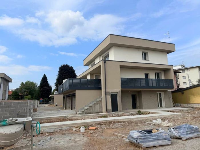 Appartamento trilocale in vendita in Via Novembre, Centro, Castiglione Olona