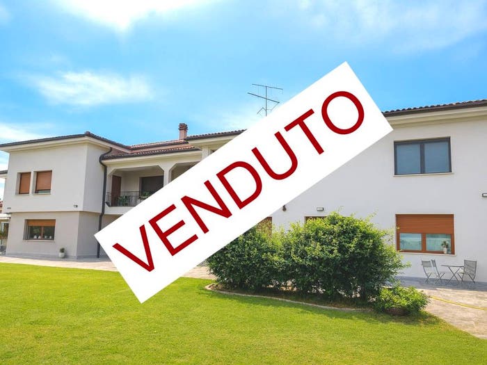 Appartamento quadrilocale in vendita in Via Giuseppe Di Vittorio, Centro, Casalpusterlengo