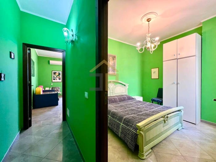 Appartamento trilocale in vendita in Via Divisi, Kalsa, Palermo