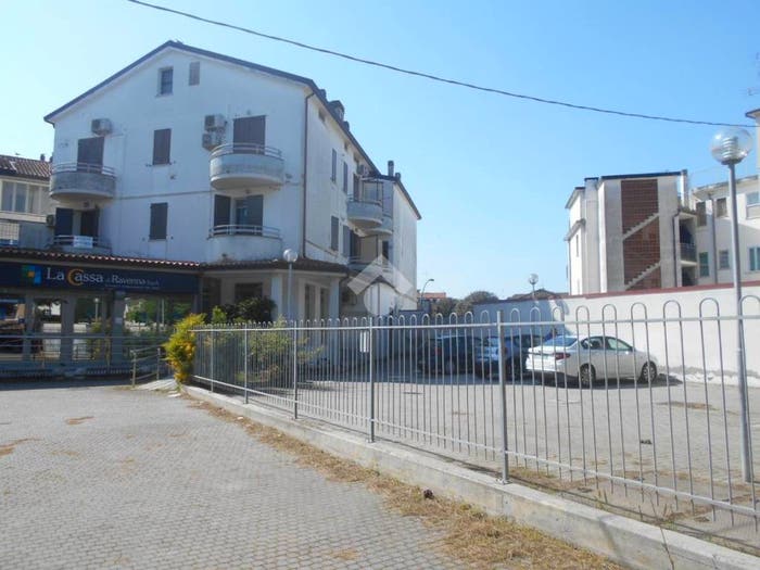 Appartamento trilocale in vendita in Viale Ugo Bassi, Porto Garibaldi, Comacchio