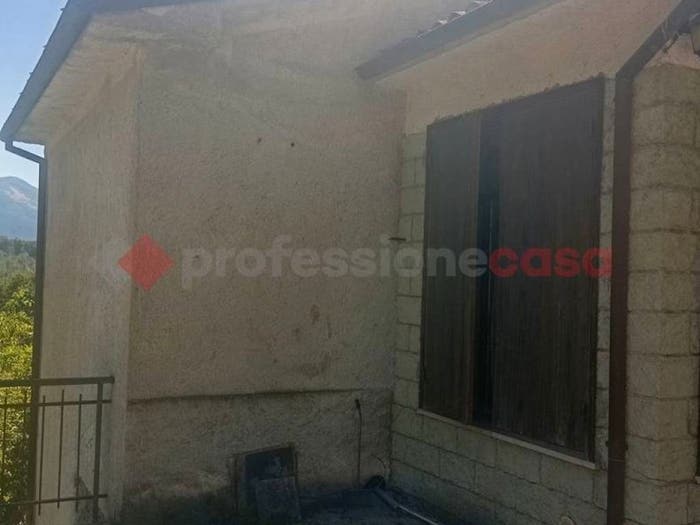 Casa quadrilocale in vendita in Viale Prosperi Antonio, Centro, Carsoli