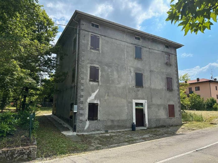 Casa con 5 locali in vendita in Pavullo nel Frignano