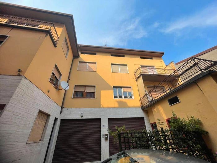 Appartamento trilocale in vendita in VIA CARDINALE GIORGIO GUSMINI, Centro, Vertova