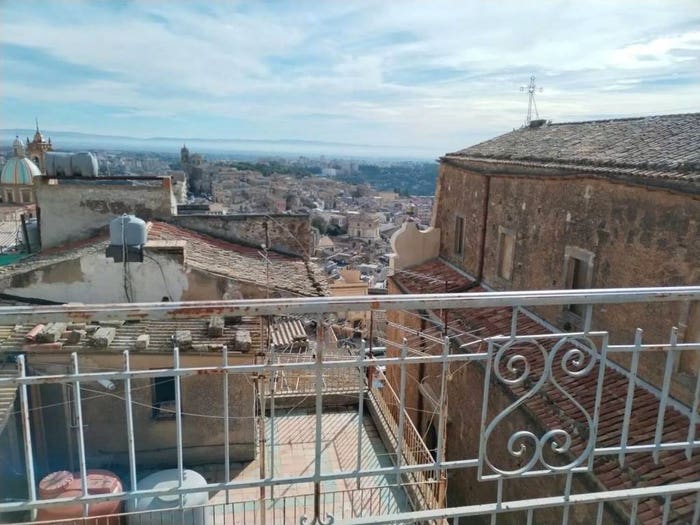 Casa con 6 locali in vendita in Via S Bonaventura No Number, Centro, Caltagirone