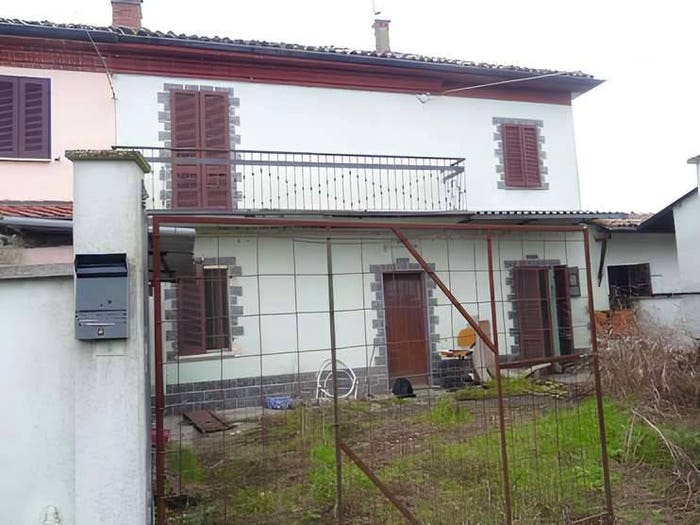 Appartamento trilocale in vendita in Vicolo del Nazareno, Centro, Zeme