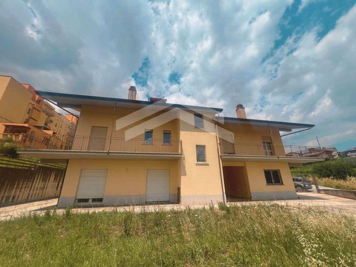 Casa con 6 locali in vendita in Colle dell'Orso, Campobasso