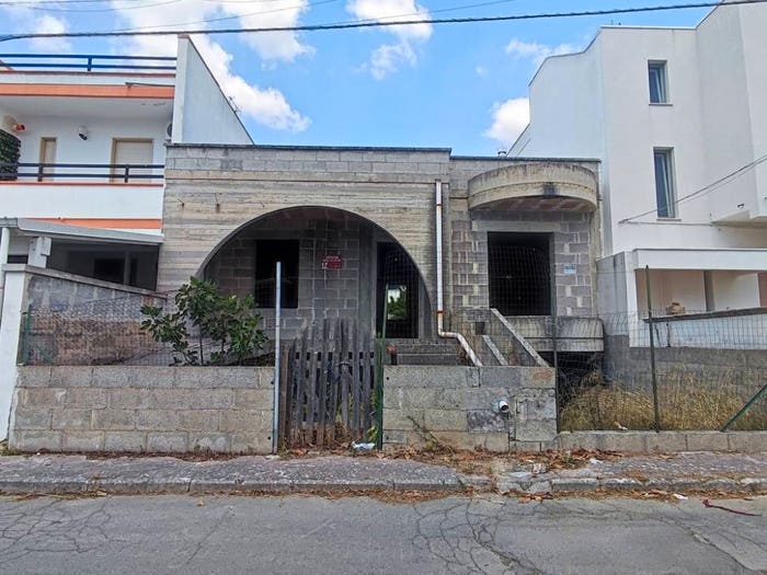Casa quadrilocale in vendita in Via Lazio, PresicceAcquarica