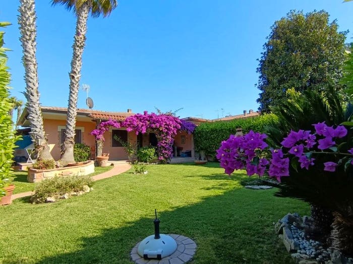 Casa trilocale in vendita in Via Flacca, Fondi