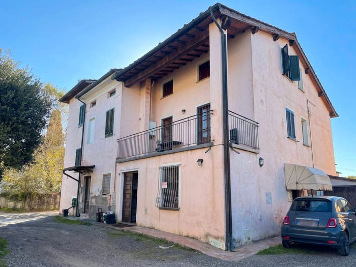 Casa trilocale in vendita in Via di Sant'Alessio, Sant'Alessio Carignano, Lucca