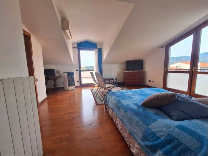 Appartamento con 5 locali in vendita in Margine Coperta Traversagna, Massa e Cozzile