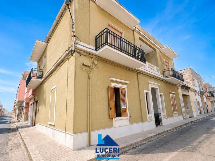 Appartamento con 5 locali in vendita in Via Venezia, Centro, Galatina