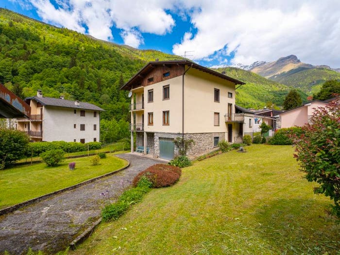 Casa con 6 locali in vendita in Via Casa Alta, Centro, Gandellino