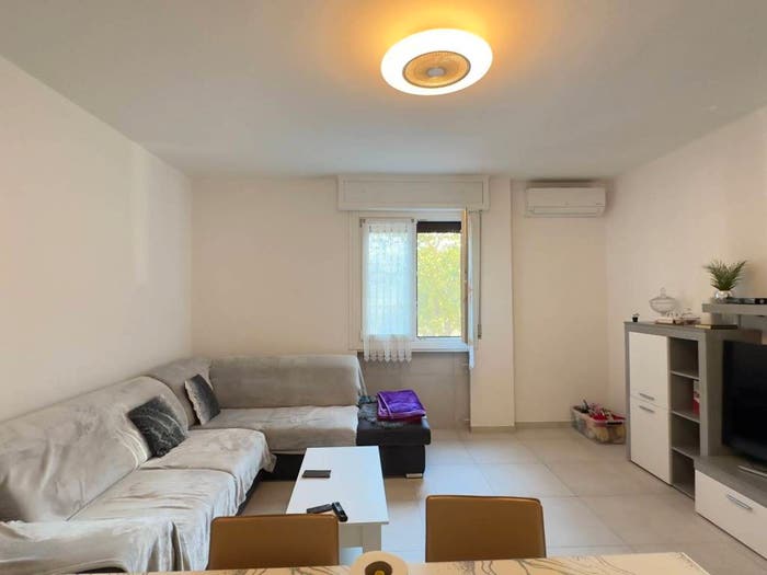 Appartamento quadrilocale in vendita in Via Giugno, Centro, Novi di Modena