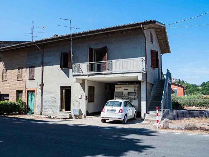 Appartamento con 6 locali in vendita in Villagrande, Mombaroccio