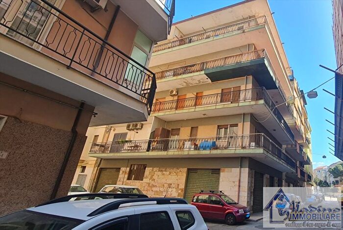Appartamento trilocale in vendita in Viale Aldo Moro, Reggio Calabria