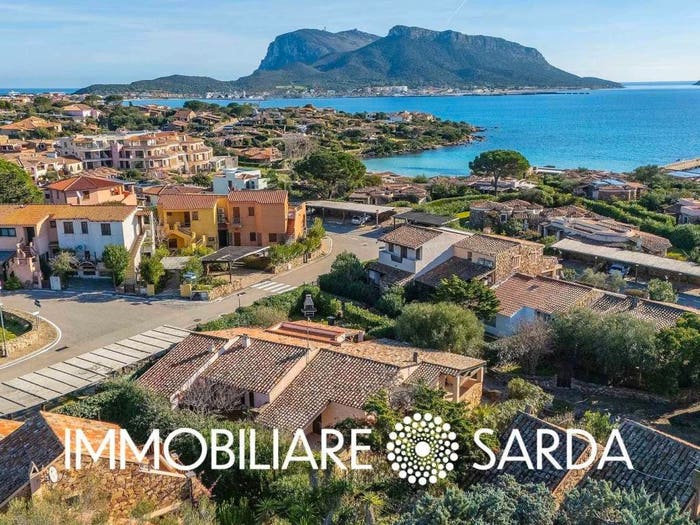 Casa con 6 locali in vendita in Golfo Aranci