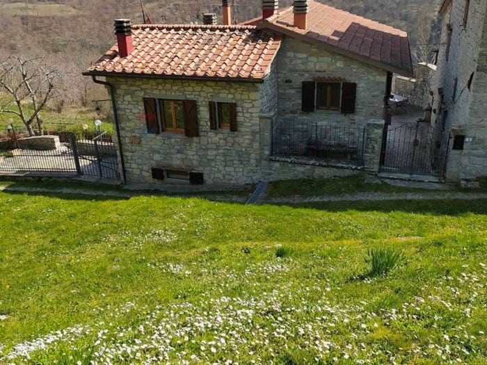 Casa con 6 locali in vendita in località compito, Compito, Chiusi della Verna