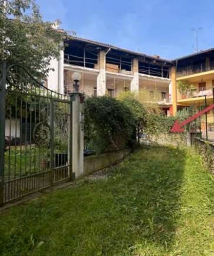 Casa con 6 locali in vendita in Frazione San Giovanni Via Centrale, San Giovanni, Castellamonte