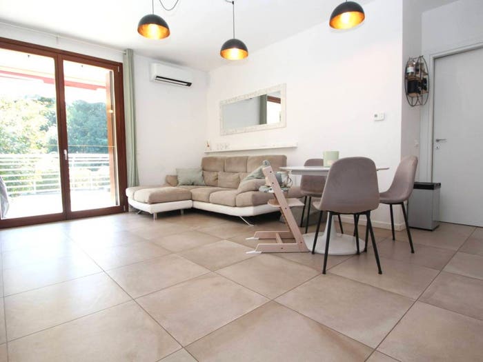 Appartamento trilocale in vendita in Via Gaetano Donizetti, Centro, Marnate