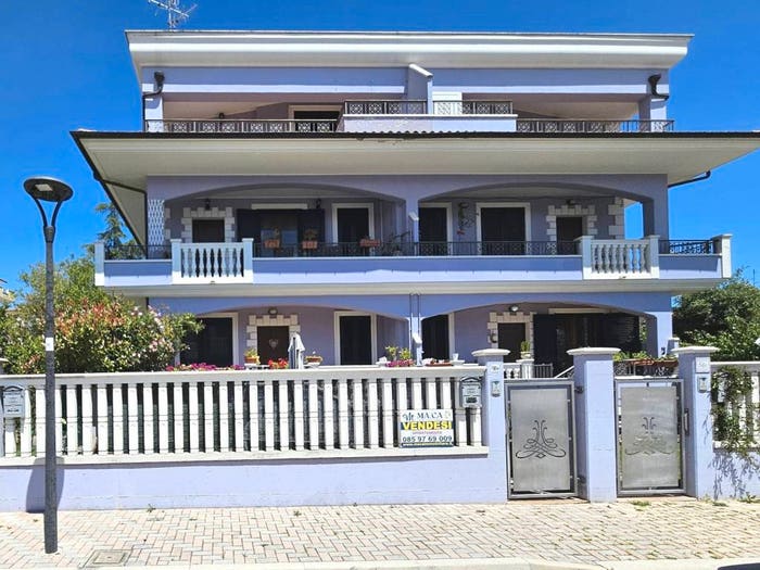 Appartamento trilocale in vendita in Via Emilio Casella, Centro, Cepagatti