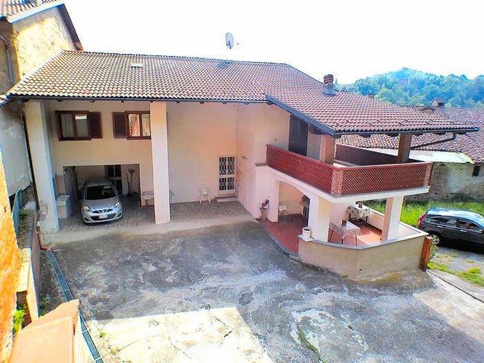 Casa con 6 locali in vendita in Via Curto, Villamiroglio