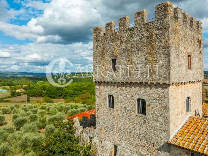 Casa con 6 locali in vendita in Strada di Riciano, Monteriggioni