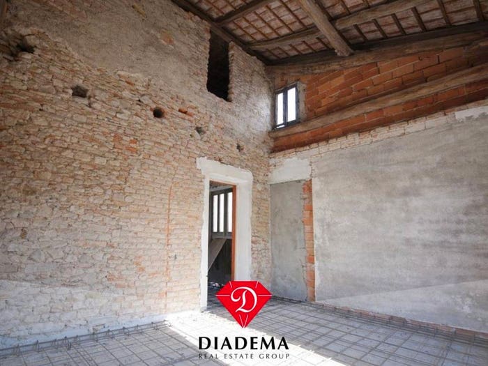 Casa bilocale in vendita in Via Monte Novegno, Centro, Castiglione Olona