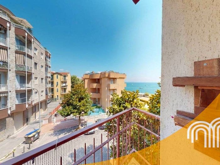 Appartamento quadrilocale in vendita in via nazario sauro, Centro, Albenga