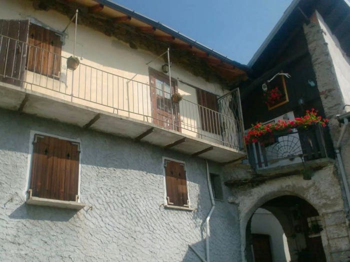 Casa con 5 locali in vendita in Maccagno, Maccagno con Pino e Veddasca