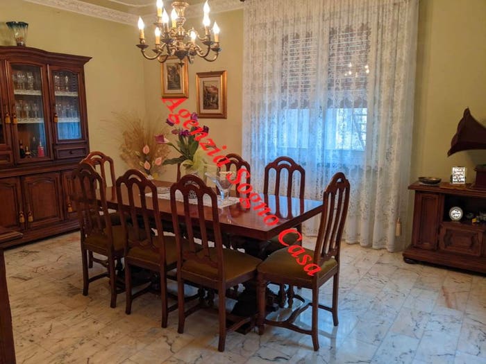 Casa quadrilocale in vendita in Via delle Vigne, Quattro, Forlì