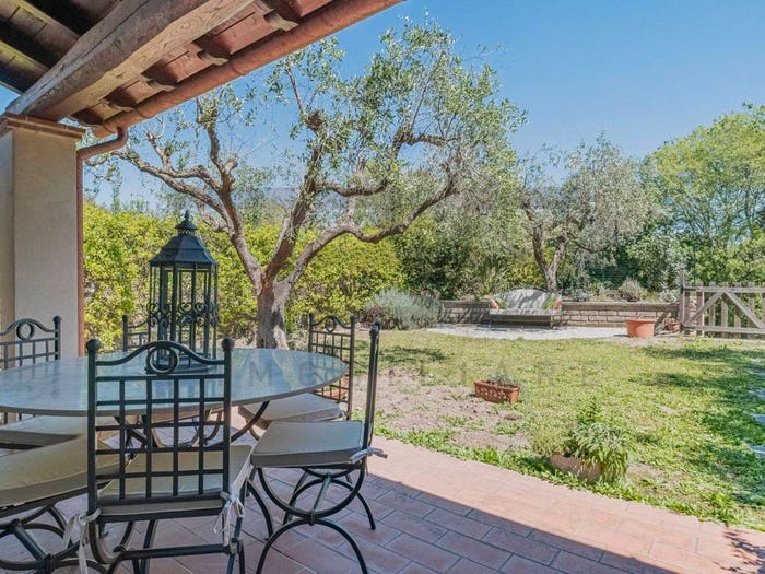 Casa quadrilocale in vendita in Via dell'Olio, Formello