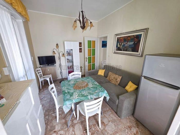 Appartamento trilocale in vendita in Via Giugno, Borghetto Santo Spirito