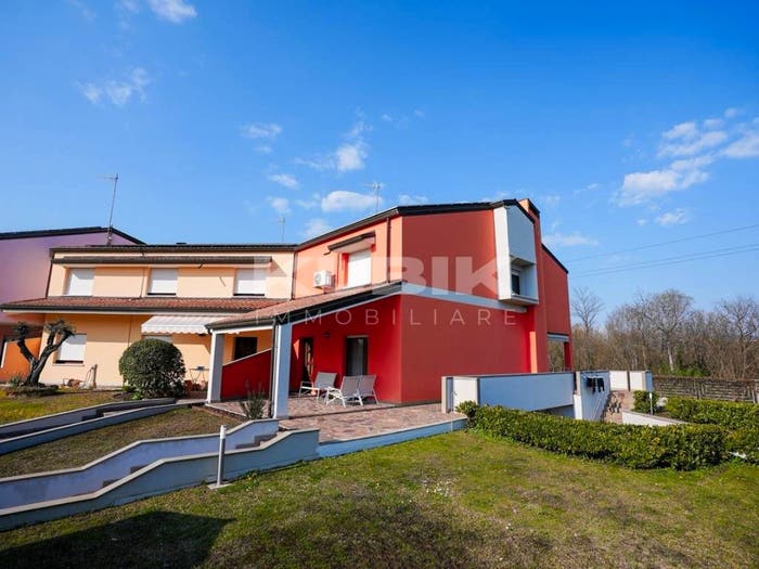 Casa quadrilocale in vendita in Via Caterina Percoto, Corno di Rosazzo
