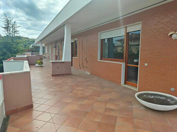 Casa quadrilocale in vendita in Lungomare Strada Parco, Pescara