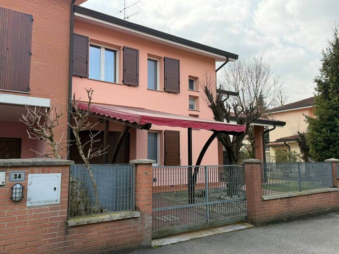 Casa con 6 locali in vendita in Via dei Ciliegi, Centro, Argelato