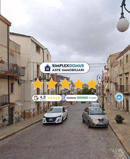 Appartamento con 5 locali in vendita in Via Giuseppe Garibaldi, Troina