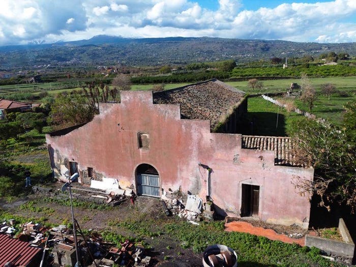 Casa con 6 locali in vendita in Via Pietralonga, Mascali