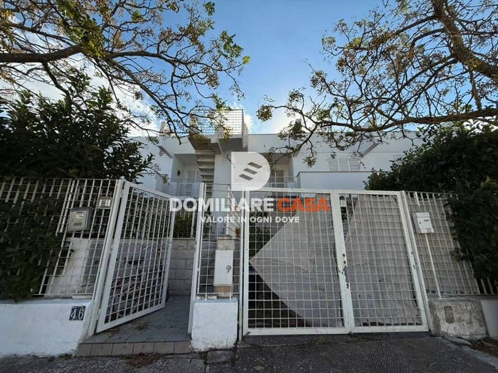 Appartamento trilocale in vendita in Via Flavio Gioia, San Cataldo, Lecce