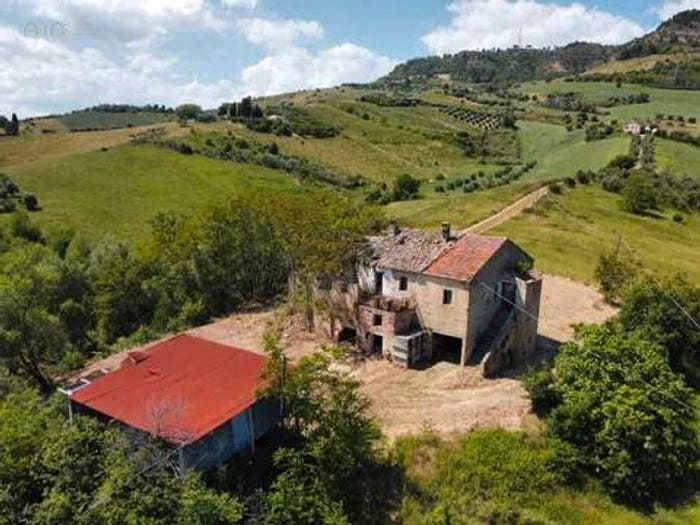 Casa con 6 locali in vendita in Contrada Cabiano, Ripatransone